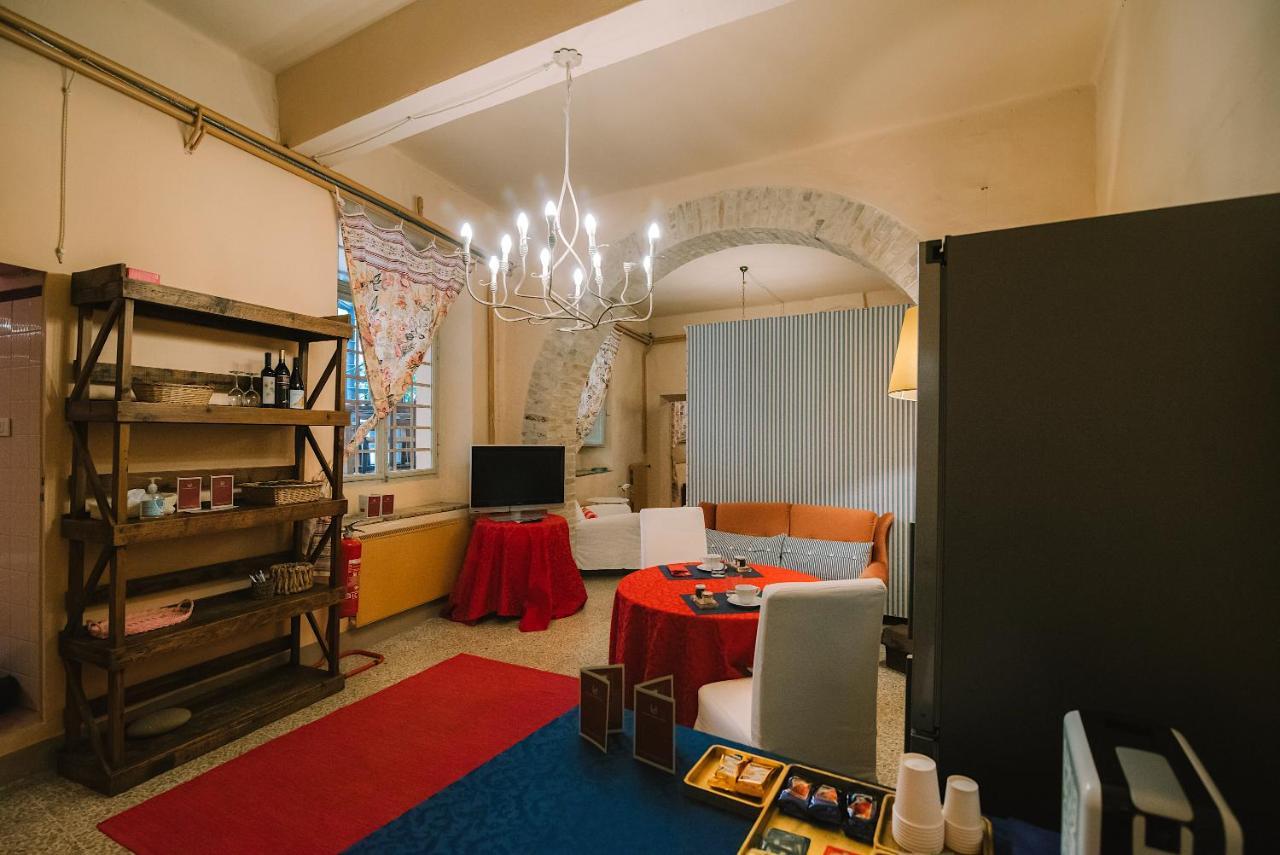 Palazzo Romani Adami Фермо Екстериор снимка
