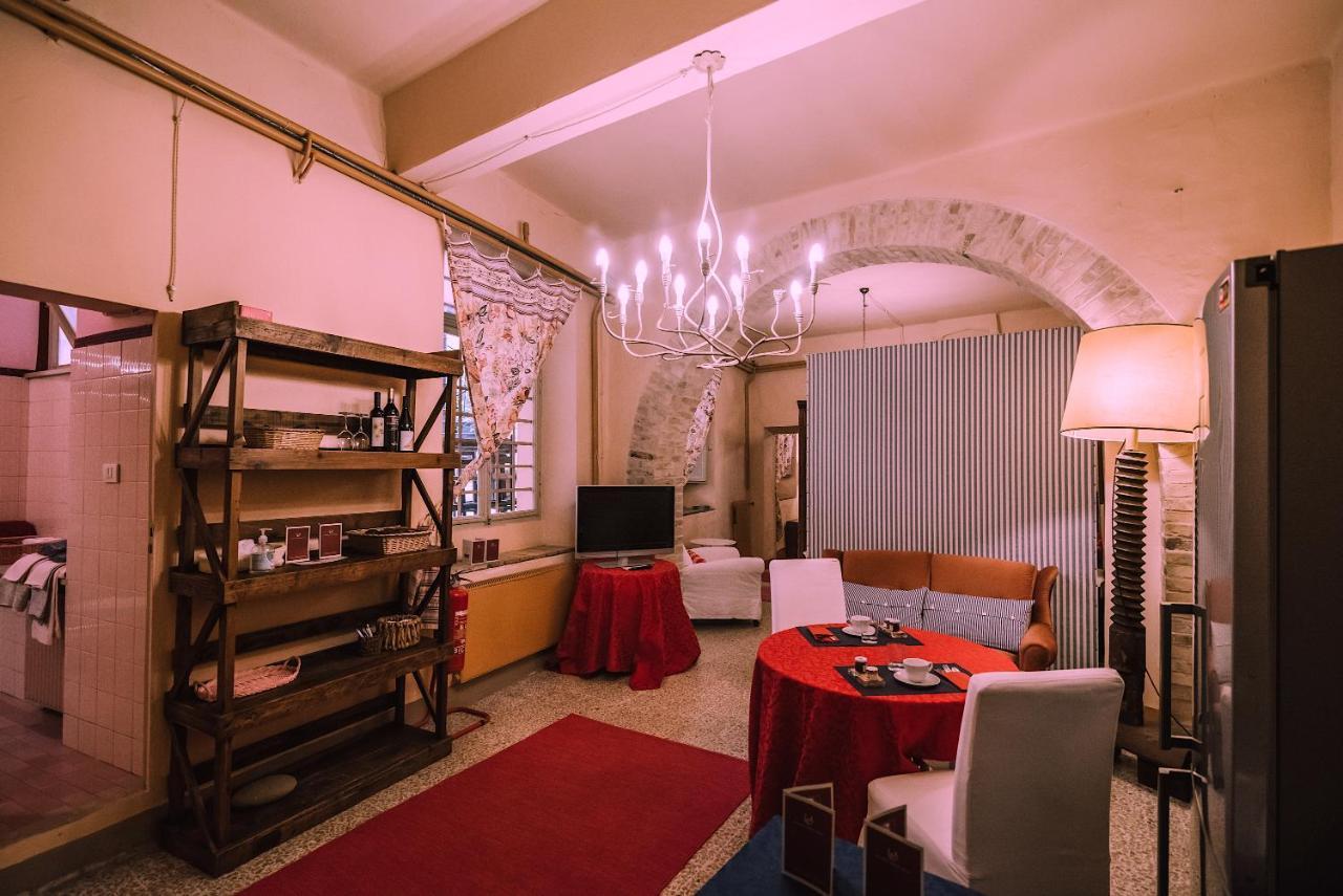 Palazzo Romani Adami Фермо Екстериор снимка