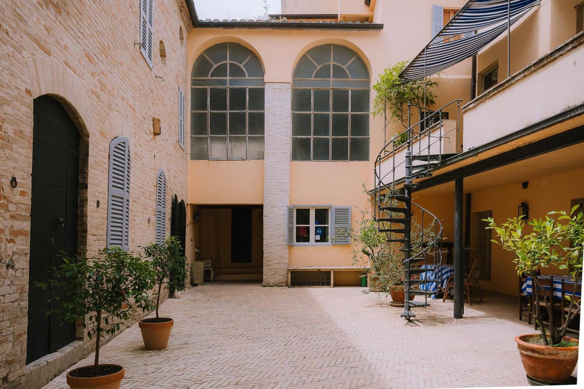 Palazzo Romani Adami Фермо Екстериор снимка