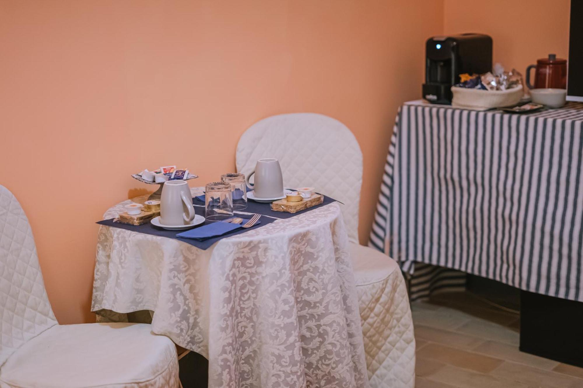 Palazzo Romani Adami Фермо Екстериор снимка